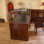 Escritorio militar inglés antiguo de caoba 3