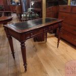 Escritorio o mesa auxiliar de caoba antigua 1
