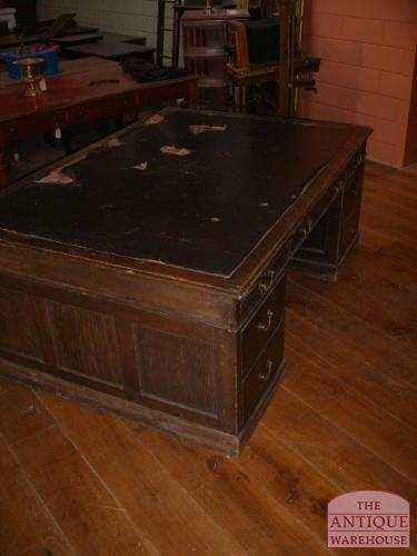 Escritorio de socios de roble antiguo 2