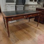 Escritorio antiguo inglés de madera de caoba 1