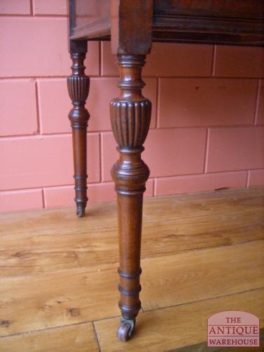 Escritorio antiguo de caoba circa 1870 2