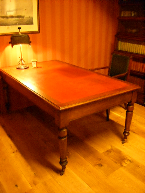 Escritorio antiguo de caoba circa 1870 2