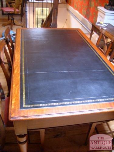 Escritorio antiguo de caoba, mesa de campaña 3