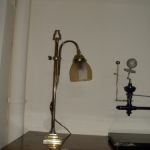 lámpara de escritorio de latón antiguo 1